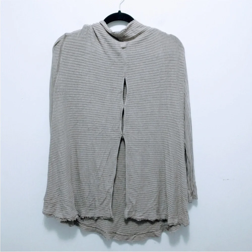 Free People We the Free lover rib back split pullover. Long sleeve ribbed raw